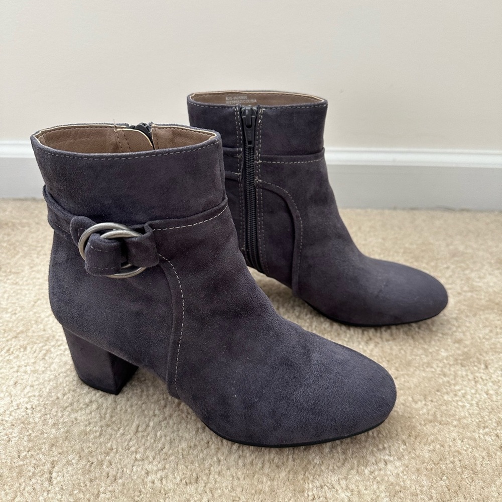 WHITE MOUNTAIN Shoes Women's Boot Size 7 in Midnight